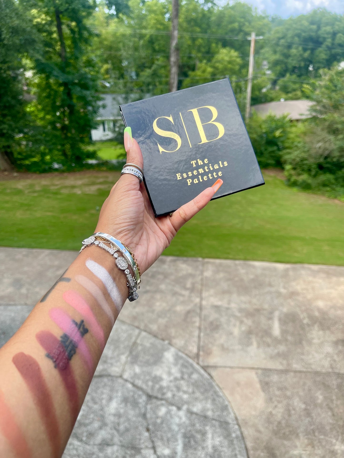 The Essentials Eyeshadow Palette